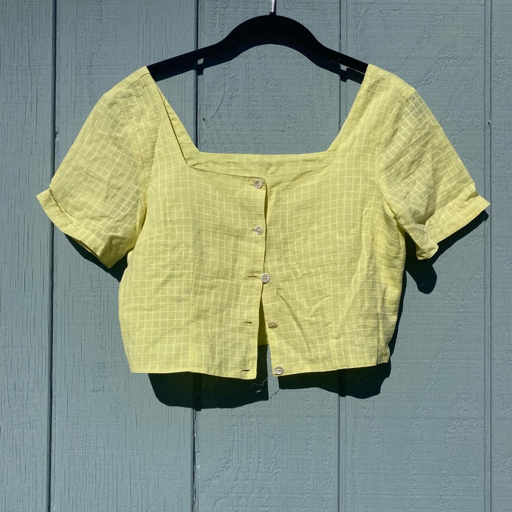 Cute yellow crop top; never worn